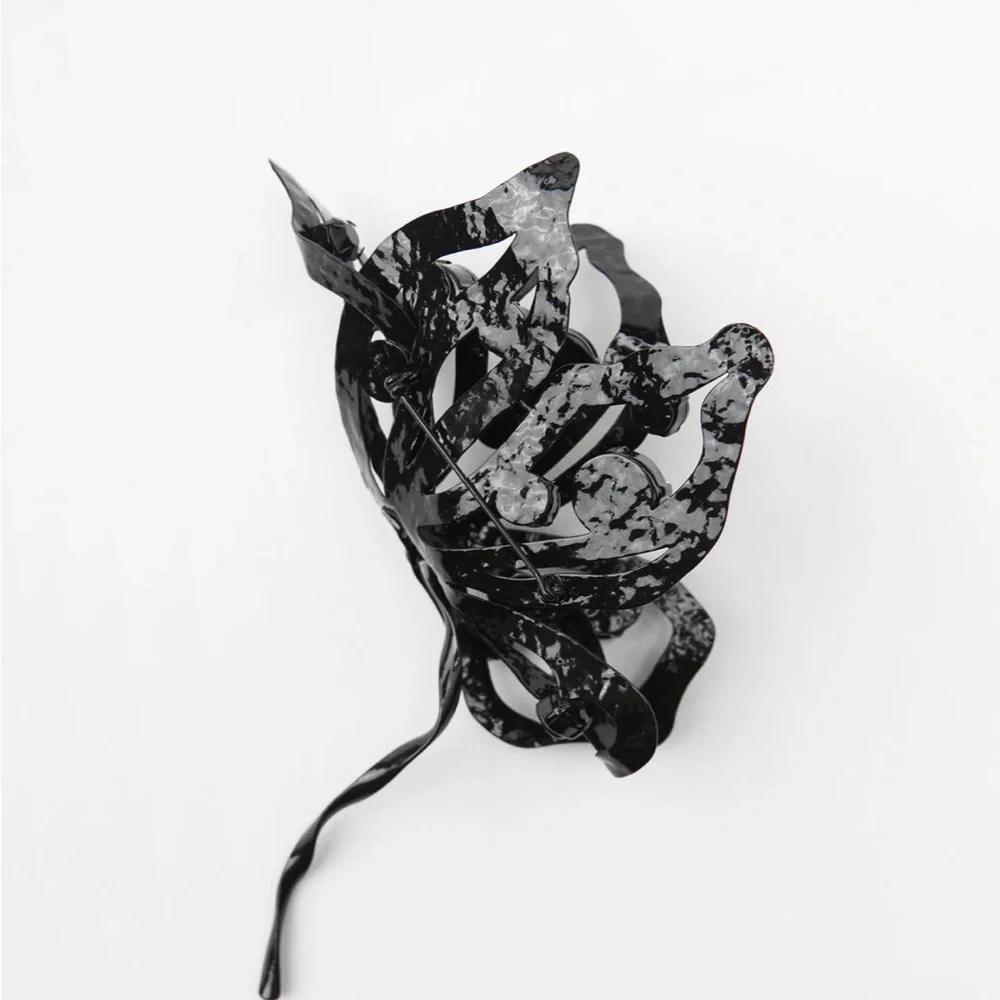 Zara limited edition floral brooch you cannot miss - Picture 3 of 4
